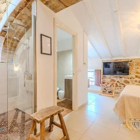 Alojamento de Acomodação e Pequeno-almoço Casa Rural Lliber 4*