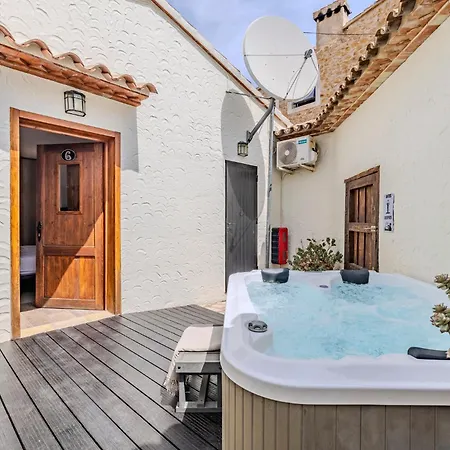 Alojamento de Acomodação e Pequeno-almoço Casa Rural Lliber 4*